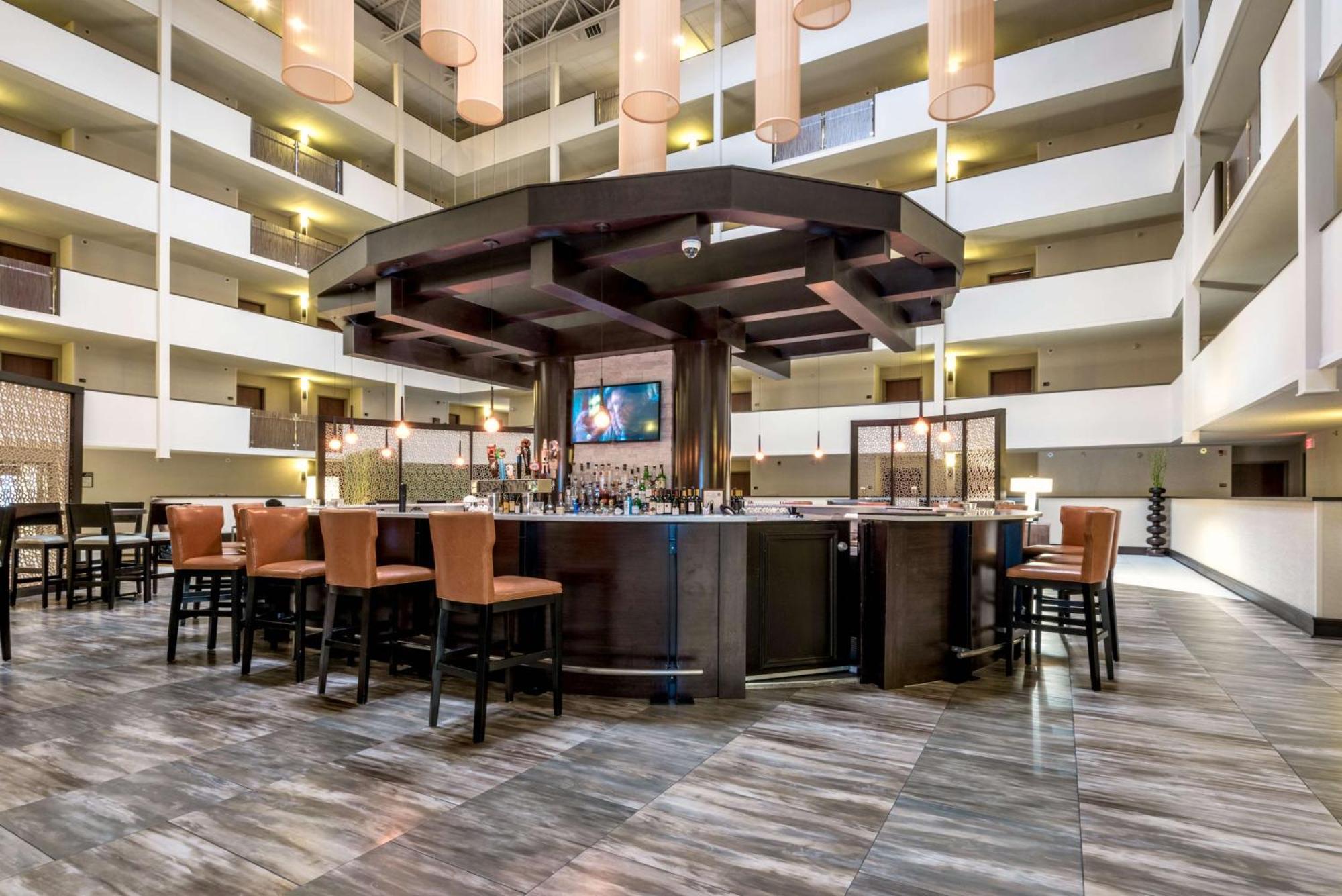 Doubletree By Hilton Montgomery Downtown Exterior foto